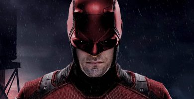 Charlie Cox interpretando a Daredevil